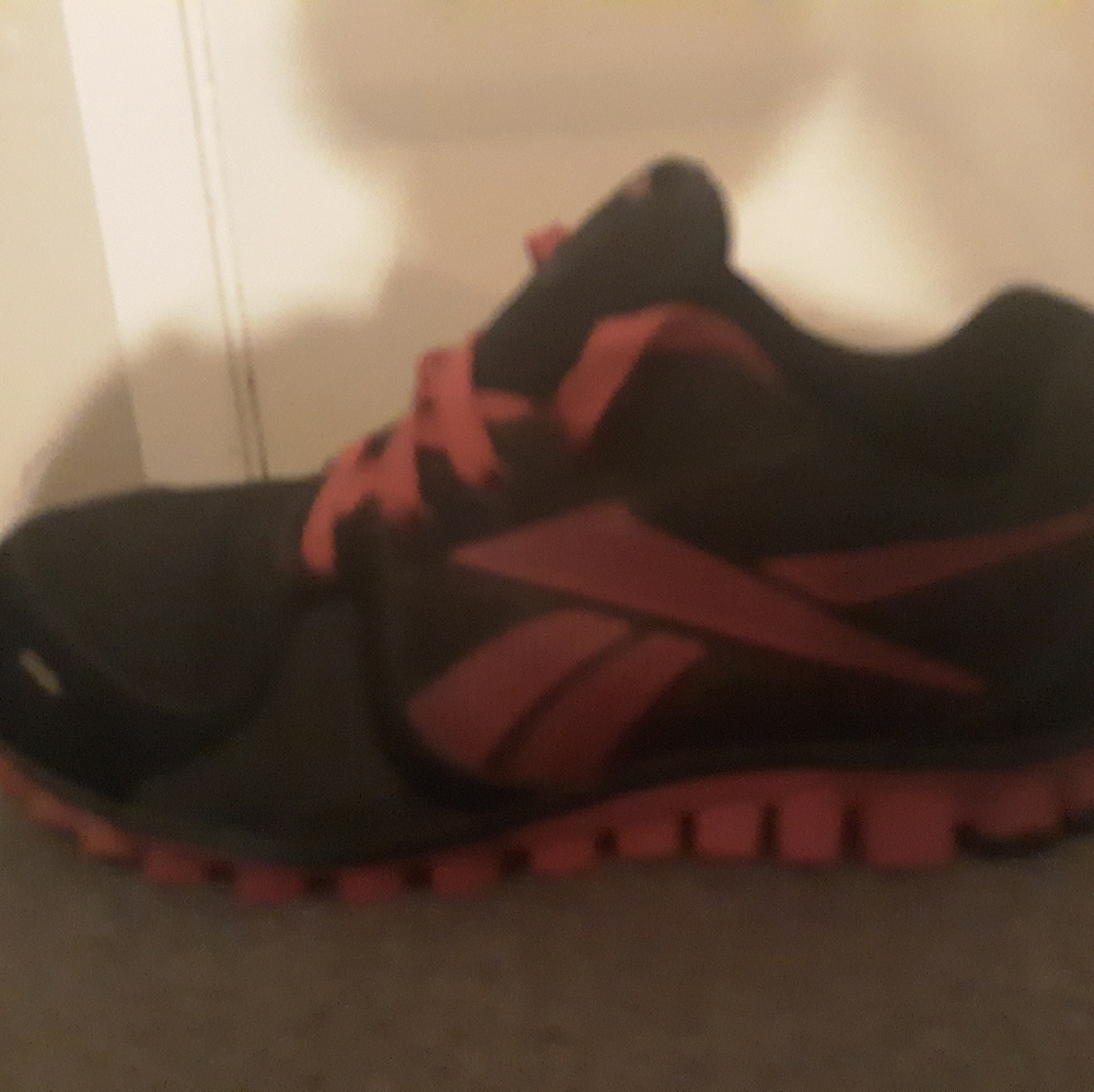 Size 3 1/2 kids Reebok.